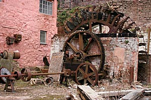 Cricklepit Mill - the outside wheel