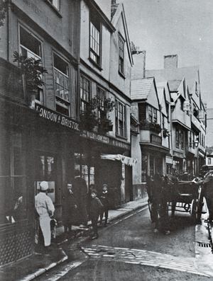 Catherine Street with the Swan Inn.