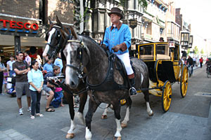 Lt Lapenotiere arriving by post-chaise