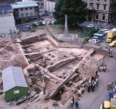 Roman Bath, Cathedral Yard