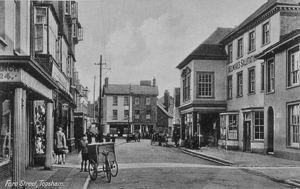 Helmore's Salutation Hotel circa 1914