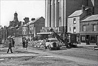 Removing the shelter in the road - 1942.